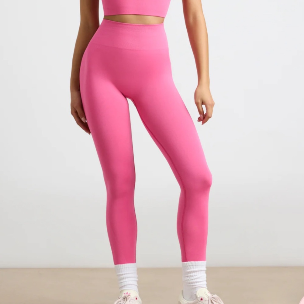 Bo & Tee ADMIRED High-Waist Define Luxe Leggings in Hot Pink size Small